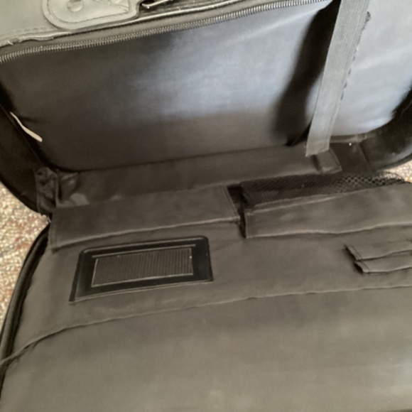 E BAGS laptop, briefcase, travel bag w free gifts - Picture 6 of 10